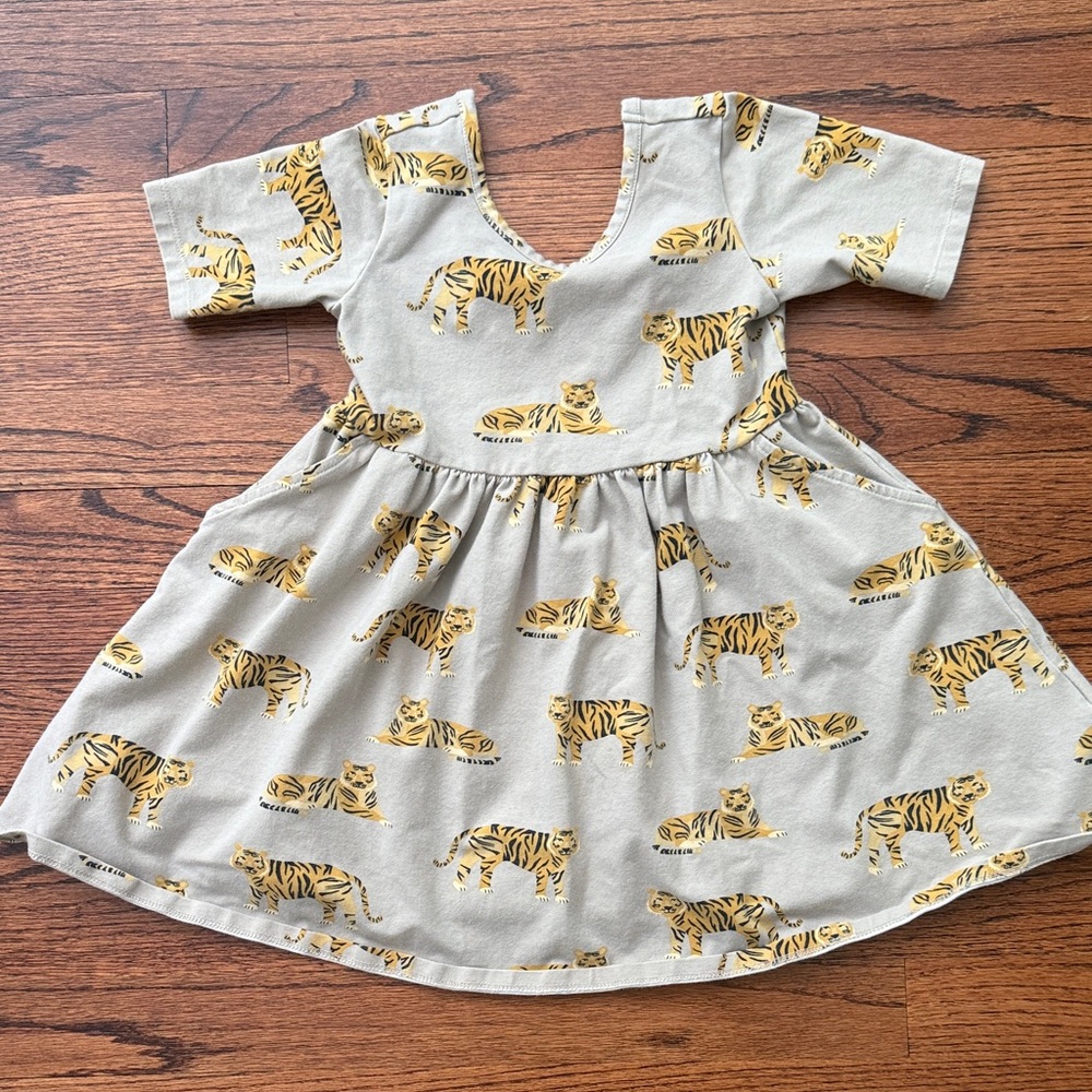 Quince tiger skater pocket dress 4T
